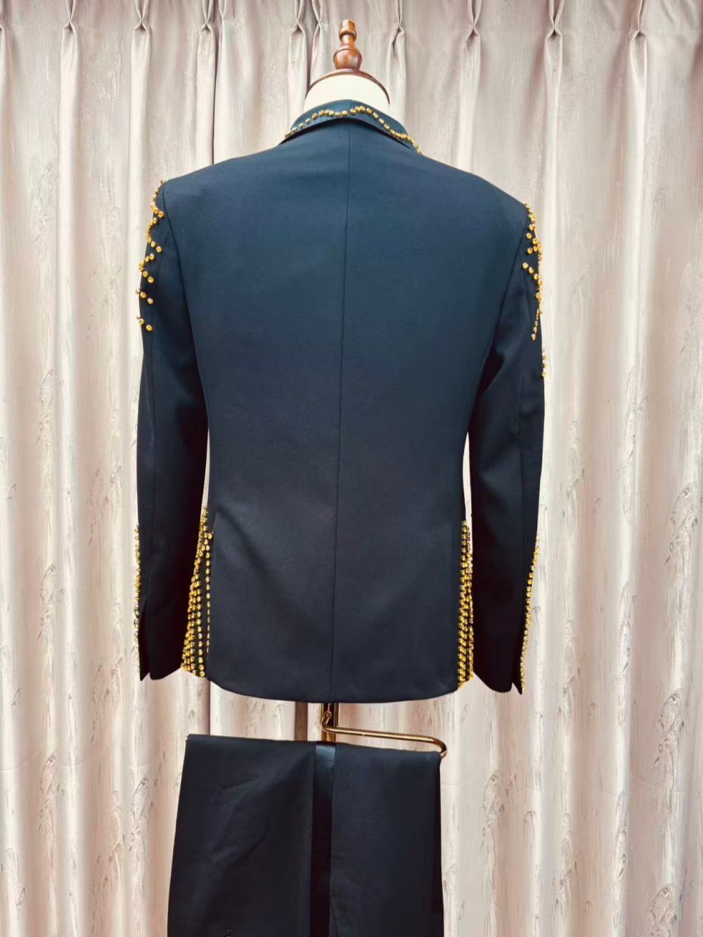 بدلة رجالية أنيقة مزينة بالخرز - مراجعة Men Formal Wear Clothes وسعره