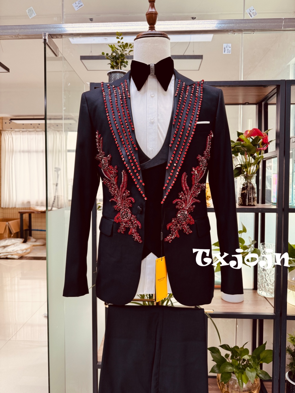 طقم بدلة رجالي جديد باللون الأ - مراجعة Men Formal Wear Red وسعره