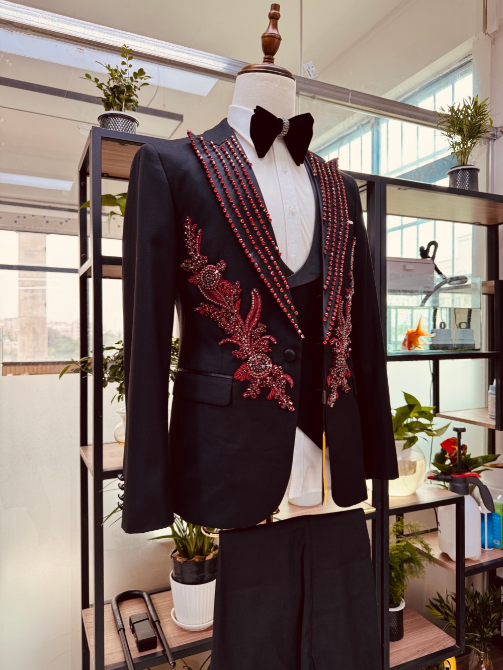 طقم بدلة رجالي جديد باللون الأ - مراجعة Men Formal Wear Red وسعره